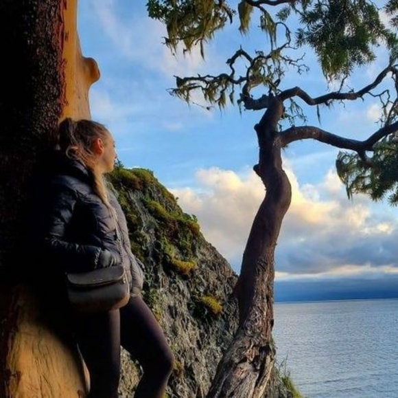 Meet your Posher, Elizabeth - Picture 1 of 1